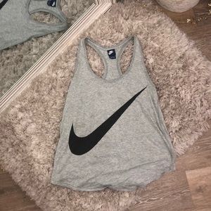 Nike Flowy Tank